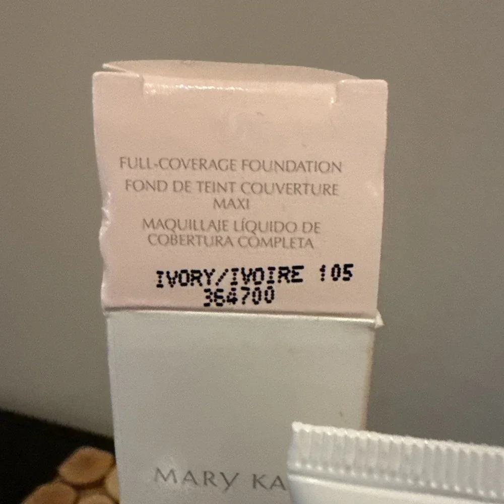 Mary Kay Full Coverage Foundation Ivory 105‎ Normal/Dry Skin New Old Stock